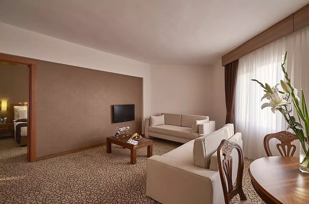 هتل ریچموند افسوس